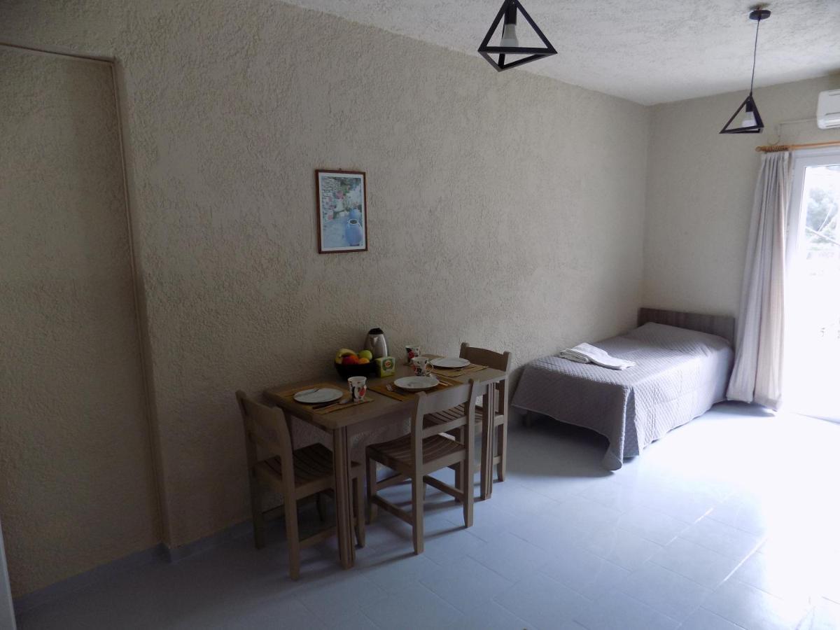 Afrodite Spacious Apartments! Ajía Effimía Kültér fotó