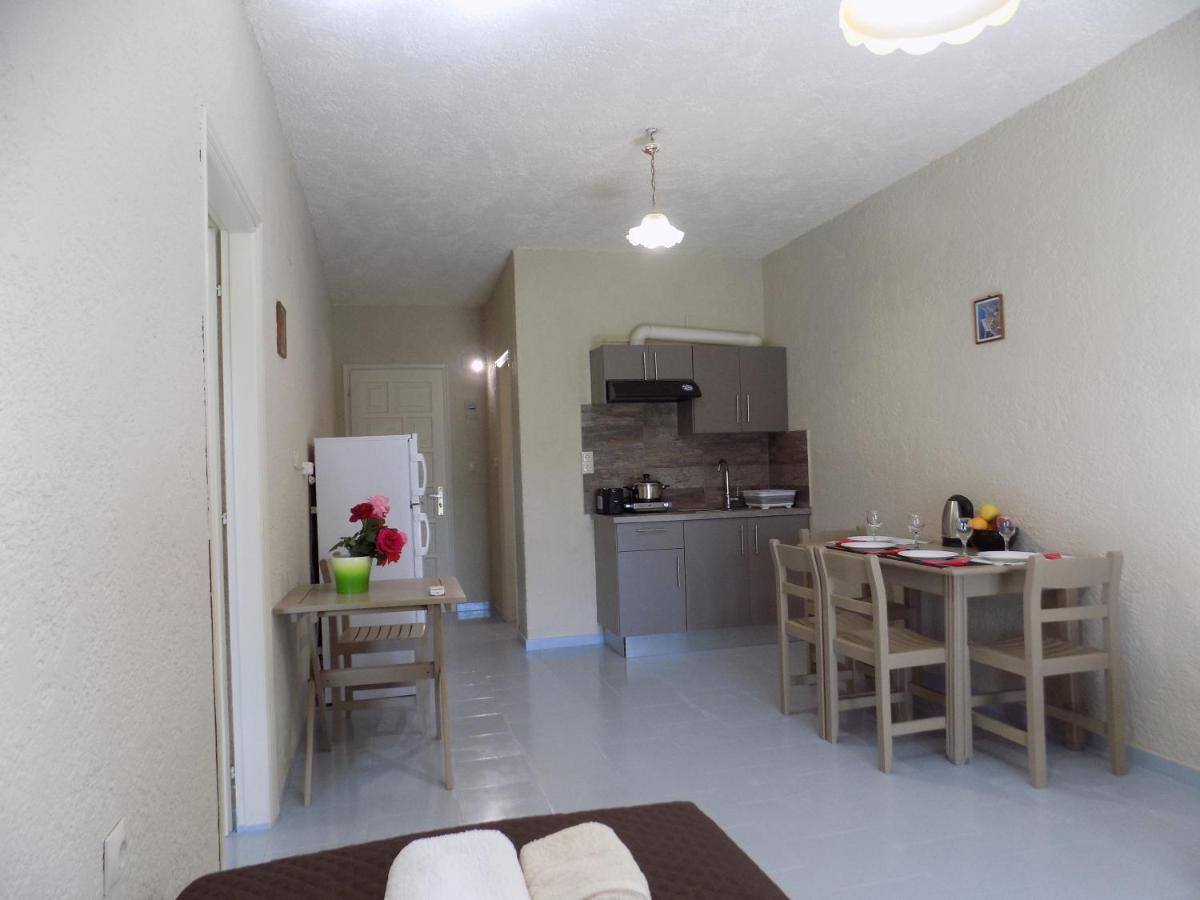 Afrodite Spacious Apartments! Ajía Effimía Kültér fotó