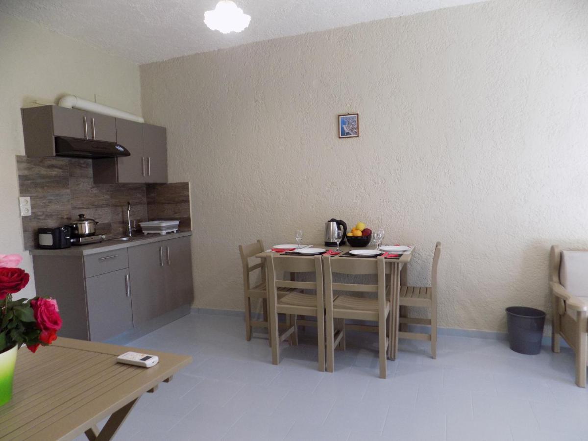 Afrodite Spacious Apartments! Ajía Effimía Kültér fotó